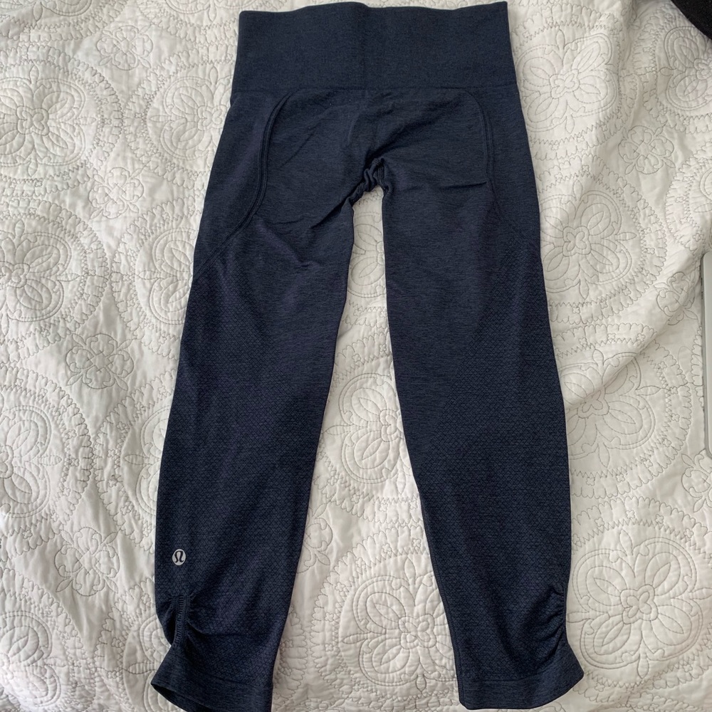 Blue crop lululemon leggings